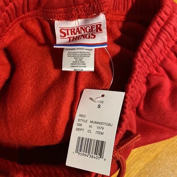 Maruchan Womens Jogger Sweat Pants Cropped Red Instant Lunch Warm Wishes - Picture 8 of 8